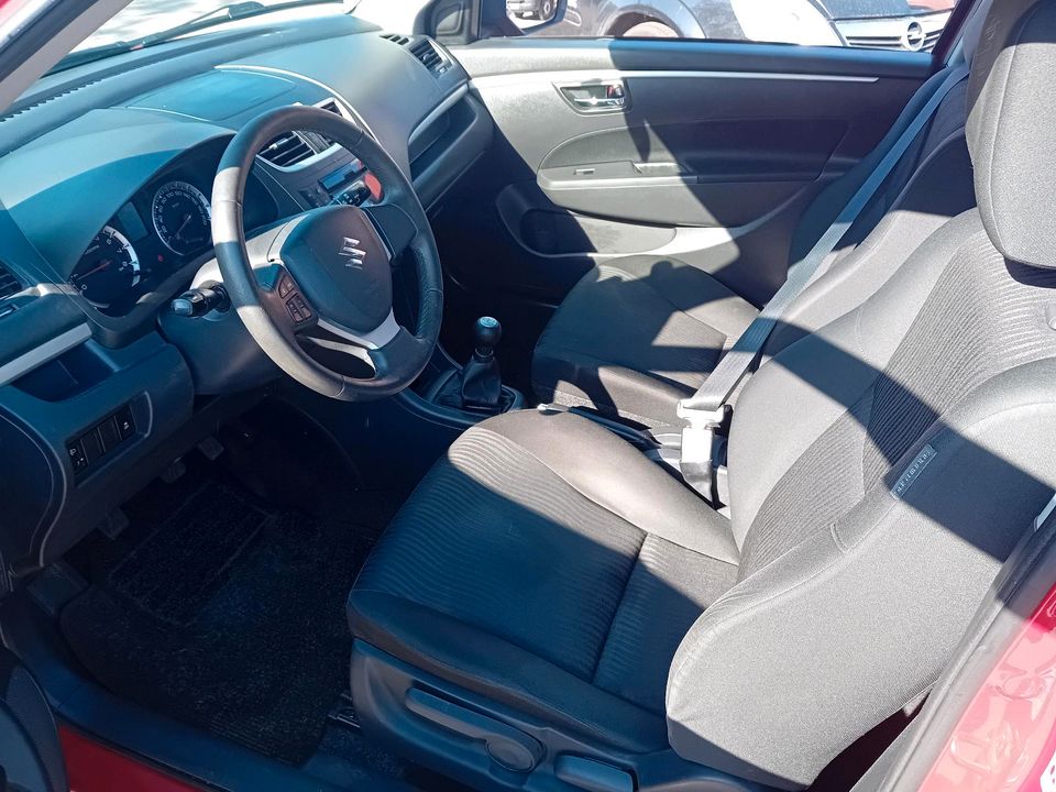 Suzuki Swift Benzin Euro 5 Klima fahrbereit Tüv 26 in Klein Gladebrügge