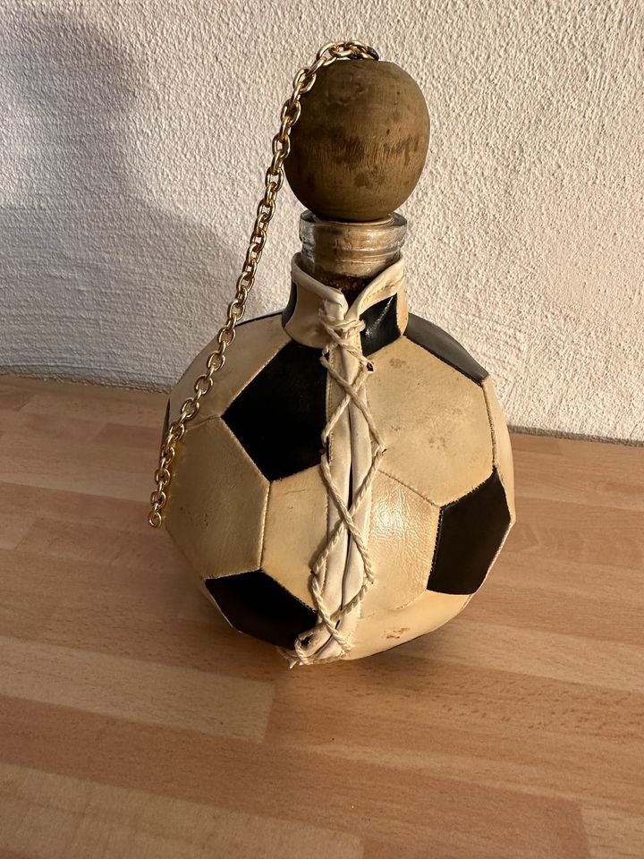 Original Real Madrid Souvenir Antik Rarität Fußball in Liebstadt