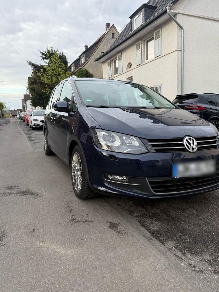 VW Sharan in Top-Zustand – TÜV frisch, Kupplung neu, Panoramadach in Siegen