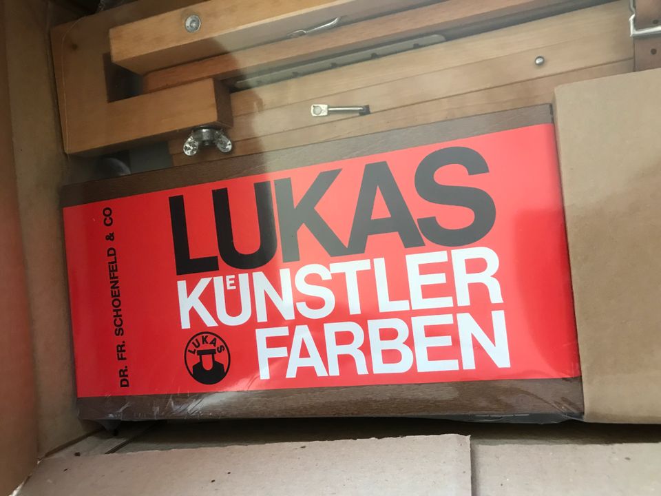 Hobby-Malset mit LUKAS Künstlerfarben Holz-Staffelei in Bad Vilbel