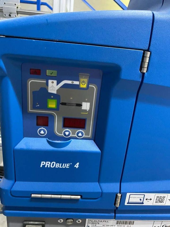 Schmelzkleberpumpe NORDSON ProBlue 4 mit Ansaugschlauch in Müssen