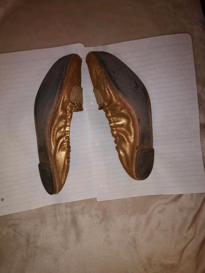 Repetto Paris Damen Schuhe Gr. 41 in Gold in Hanau