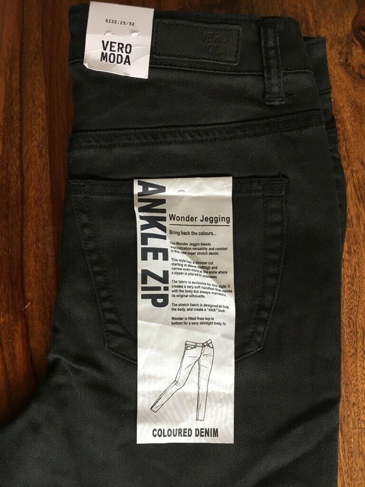 NEU!  VERO MODA Jeans Gr. 25/32 in Köln