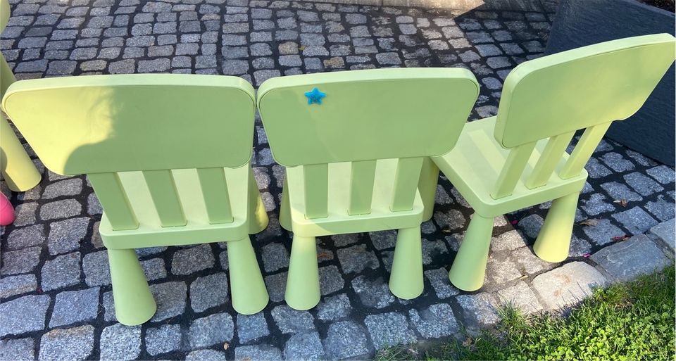Ikea Mammut Tisch rund 3 Stühle 2 Hocker grün pink in Klosterdorf