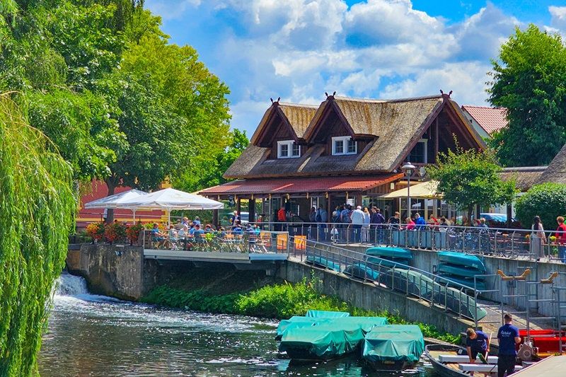 Servicekraft/Restaurantfachkraft/Kellner-Tagschicht-Voll/Teilzeit in Burg (Spreewald)