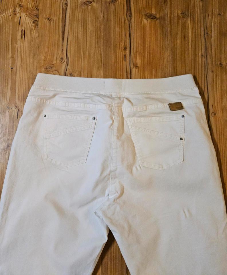 Raphaela by Brax Comfort Plus 3/4 Hose Gr. 48 weiß in Hamburg