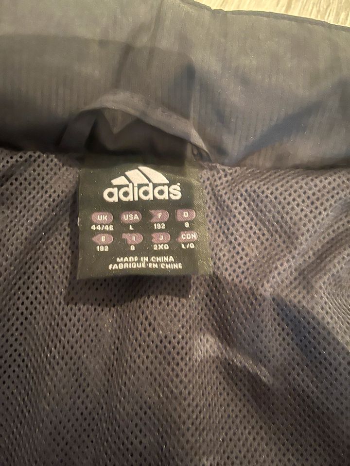 Adidas Jacke Gr. 44/46 ungetragen in Malente