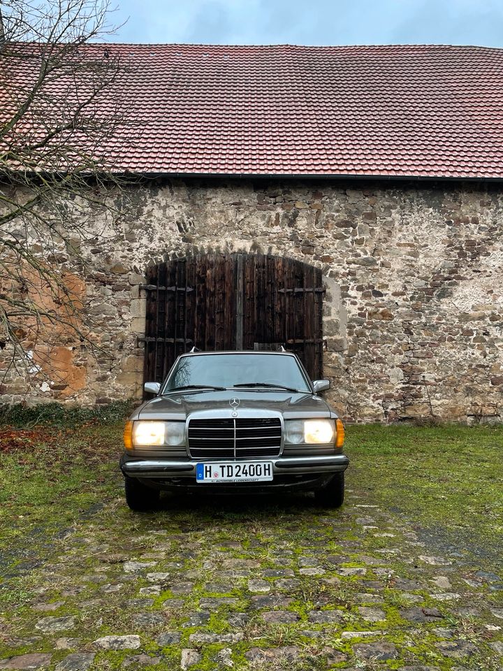 Mercedes W123 240TD Kombi Oldtimer H-Kennzeichen in Habichtswald