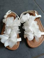Blüten- Sandalen Blumen - Sandaletten neu! Größe 30 weiß Niedersachsen - Oyten Vorschau