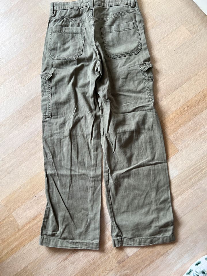 Mädchen Hose, Jeans, Gr. 36 in Garbsen