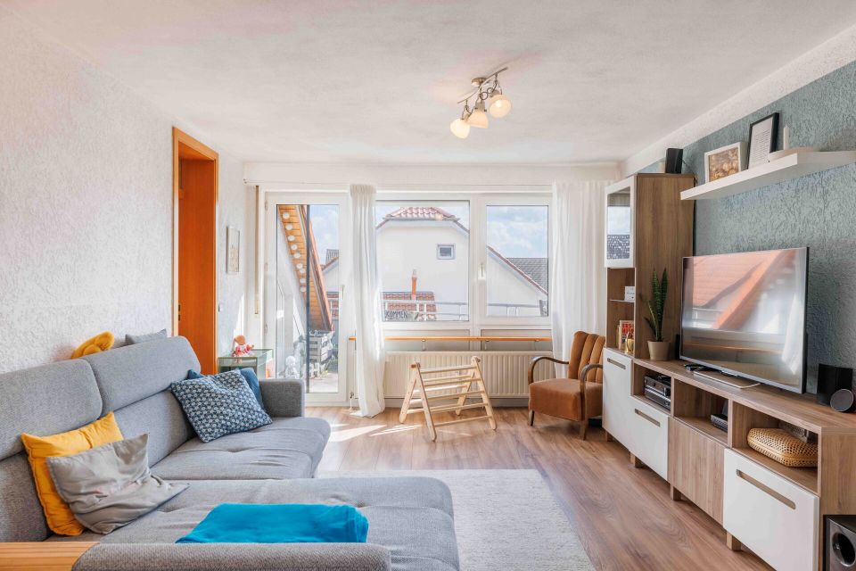 Gemütlicher Wohnkomfort | 3-Zimmer-Maisonette-Wohnung in LB Pflugfelden | Stellplatz | EBK | Balkon in Ludwigsburg