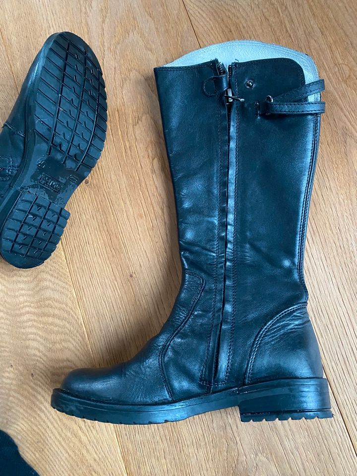 Primigi Lederstiefel Stiefel schwarz Gr. 30 in Waakirchen