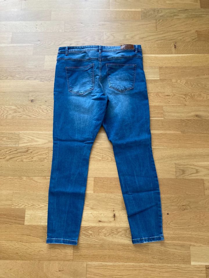 Vero Moda Hose Gr. XL Lönge 32 in Berlin