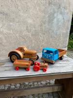 Holzspielzeug Spielzeug DDR Traktor LKW Fahrzeuge Vero Fröbel Dresden - Niedersedlitz Vorschau