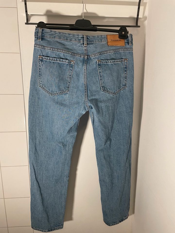 Pull & Bear Jeans Loose Straight Gr. 42 (US 32) in Berlin