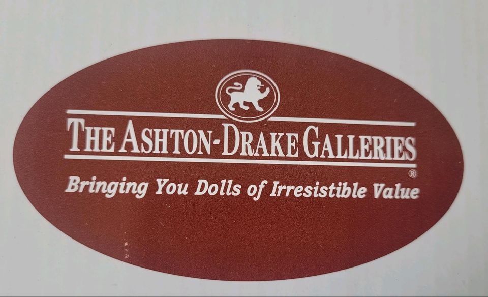 Farbige Puppe Ashton Drake Galleries Mädchen Puppenschrank Damen in Datteln