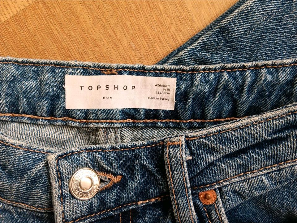 Mom Jeans von TopShop S Gr. 26/32 blau Neu! in Hamburg