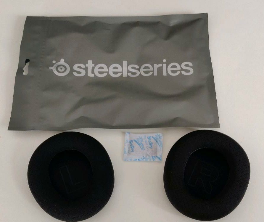 Steelseries Basisstation, Akkus (gebraucht) und Ohrpolster (neu) in Rüthen