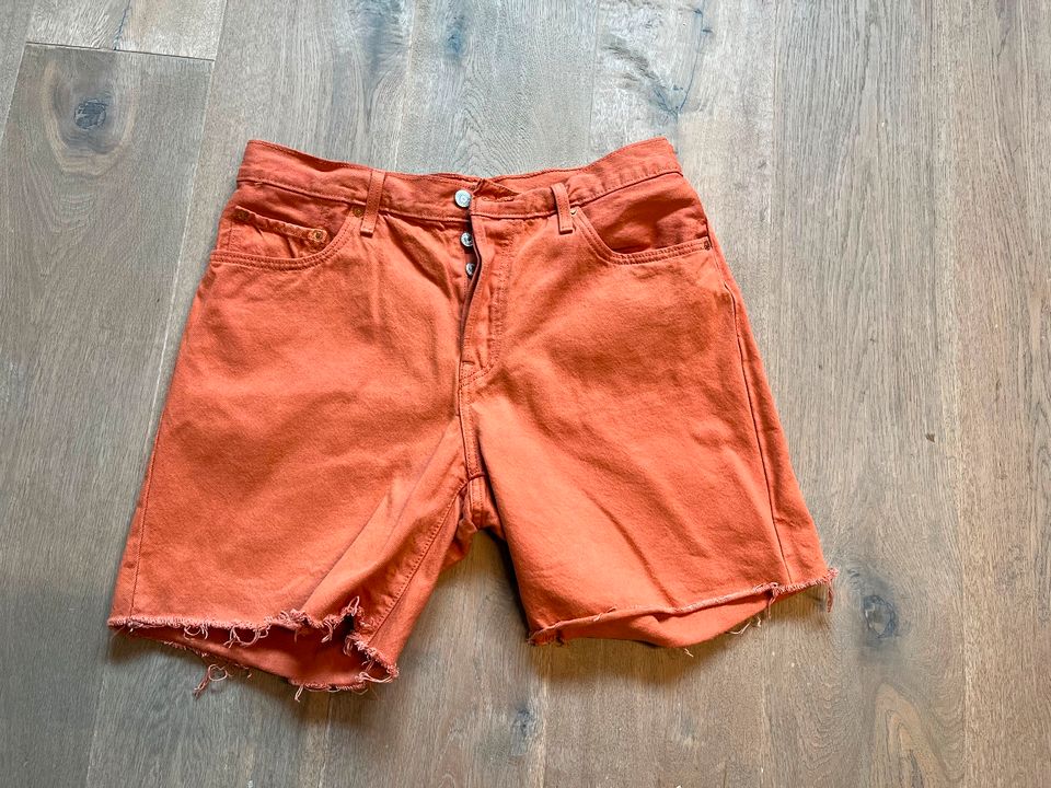 Levi's 501 Short zimt-orange Gr. 44 W 32 NEU in Dortmund