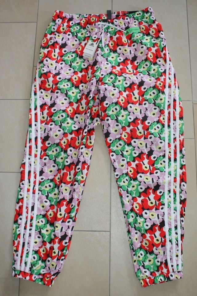 NEU ADIDAS MARIMEKKO Nylonhose Gr. L Jogginghose unikko in Ascheberg