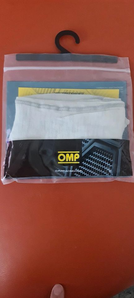 Set Motorsport Schroth Hans, OMP Handschuhe ,Haube und Socken in Hungen