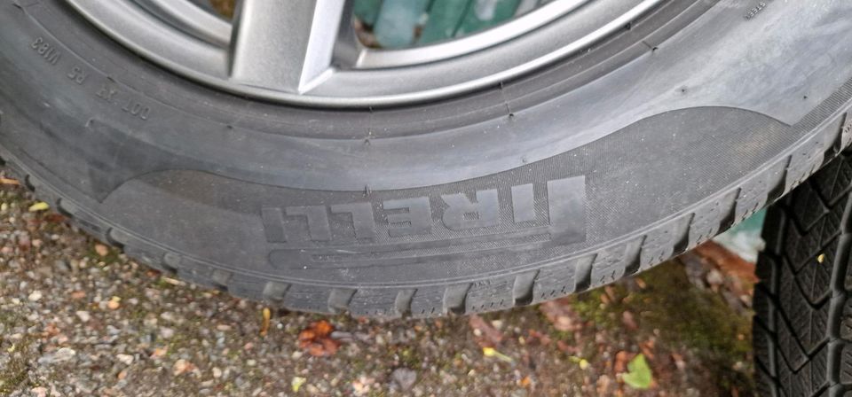 Dezent 8x18 Alufelgen Pirelli 225/60 R18  Mercedes Audi in Iserlohn