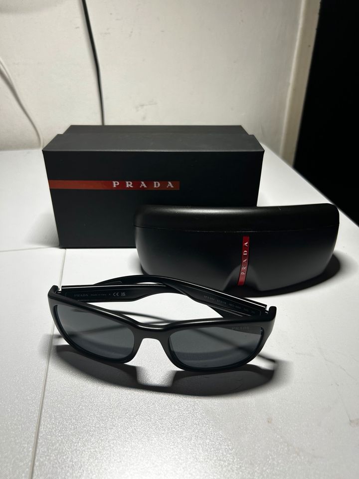 Prada Sonnenbrille in Düsseldorf