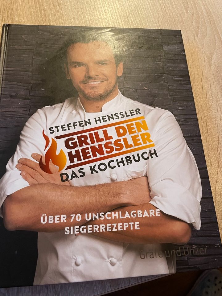 Grill den Henssler Kochbuch mit Autogramm in Thermalbad Wiesenbad