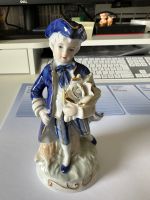 Elegante Porzellanfigur in Blau-Weiß zu verkaufen! Kr. München - Ottobrunn Vorschau