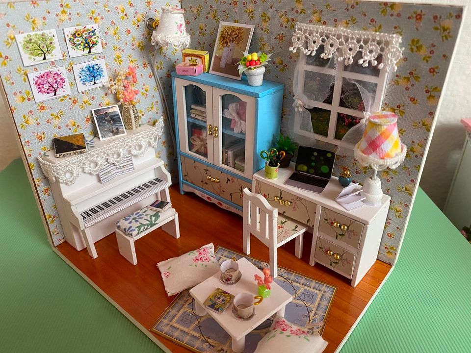 DIY Dollhouse Miniatur "Hemiolas Room" mit Licht fertig gestaltet in Kaiserslautern