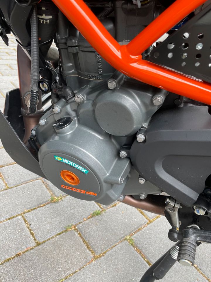 KTM Duke 390 Modell 2022 Quickshifter in Erfurt