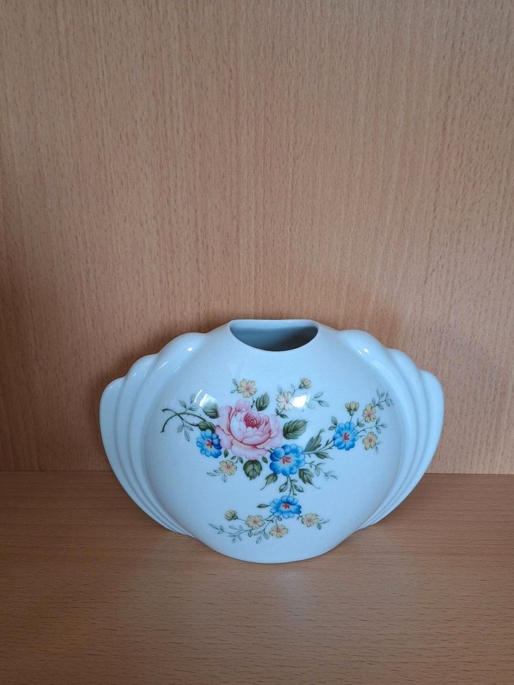 Porzellan - Vase in Elterlein