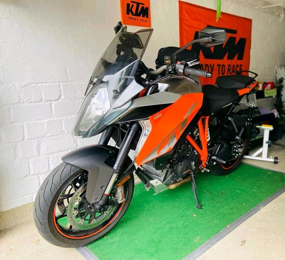 KTM 1290 Super Duke Gt in Düsseldorf