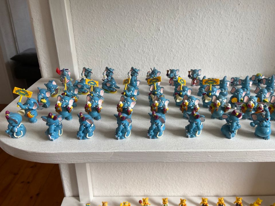 Über 1000 Ü Ei Figuren+Spielzeug+Beipackzettel in Kolbermoor