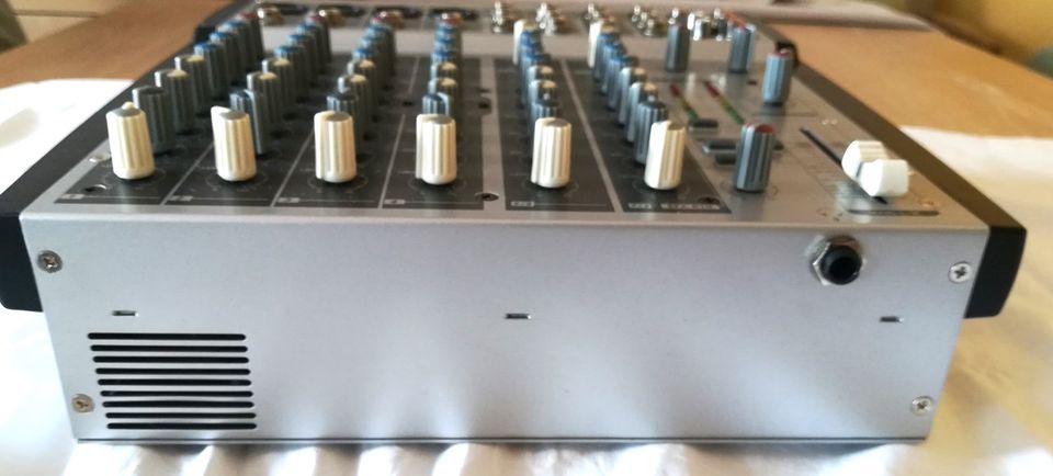 PHONIC MM 1202 XP POWER MIXER in Pocking