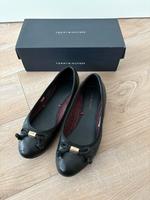 Tommy Hilfiger Leder Ballerinas schwarz Gr. 37 Orginal Karton Bayern - Königsbrunn Vorschau
