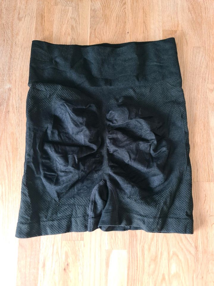 Hotpants push up Schwarz Shorts NEU Sportbekleidung in Bad Kleinen