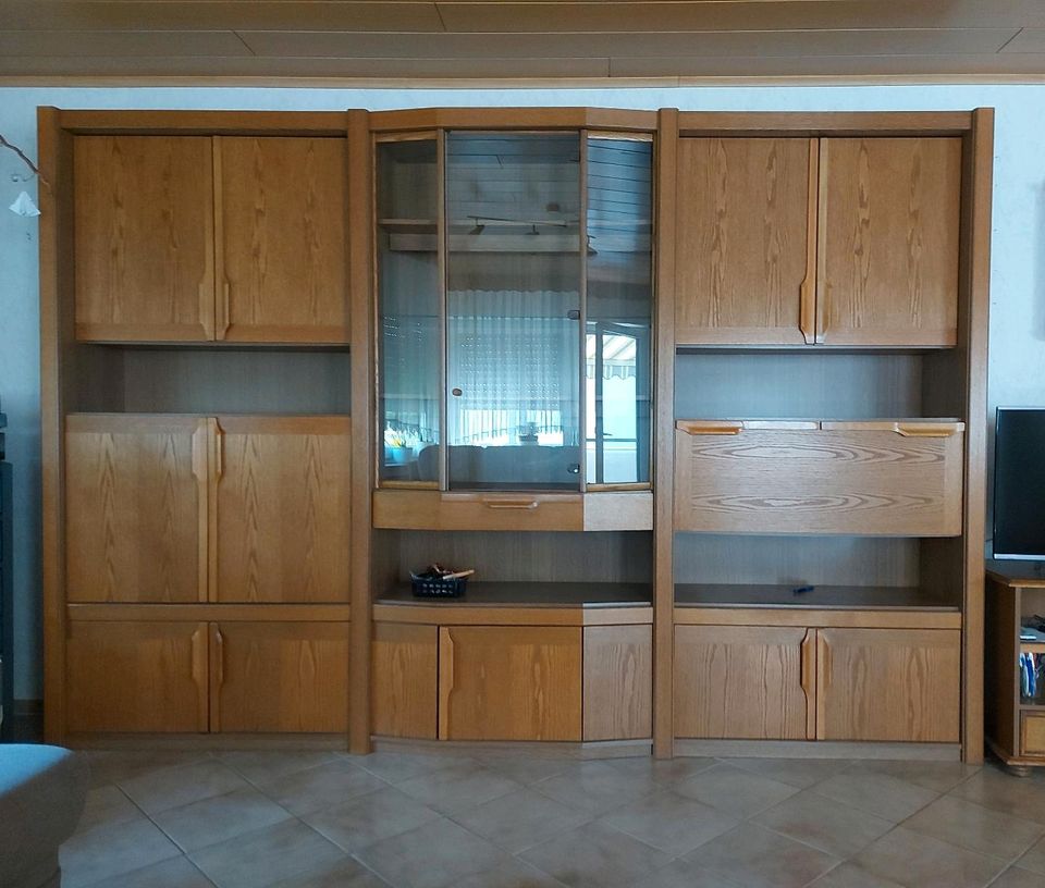 Wohnzimmerschrank zu verschenken in Oberhosenbach