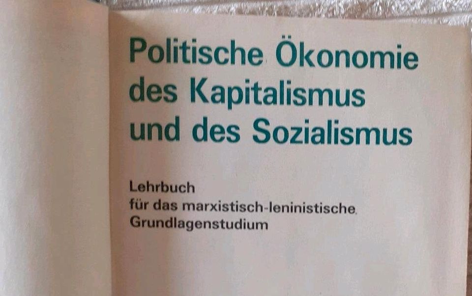 "Politische Ökonomie Kapitalismus Sozialismus"☆Dietz Verlag 1986 in Worbis