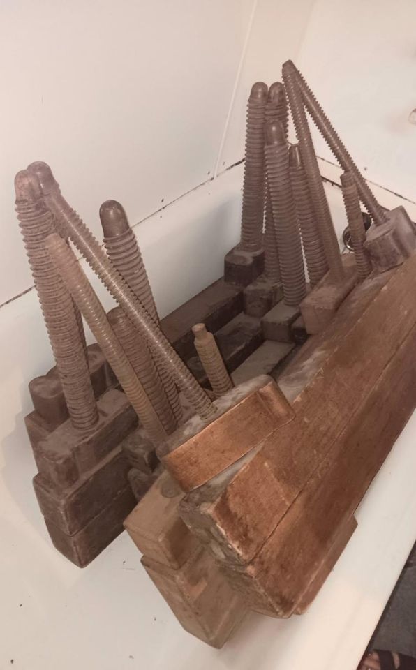 Antike Buchbinderpresse, 8 Stück,Gewinde aus Holz/Metall in Halstenbek