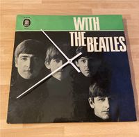 Selbstgemachte Wanduhr LP-Hülle “With the Beatles” 1963 Niedersachsen - Hamersen Vorschau