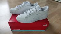 Puma Smash v2 L Weiß 38 OVP Turnschuhe Sneaker Hessen - Lautertal Vorschau