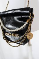 Chanel VIP Gift Makeup Gabrielle 22 Phonebag Tasche mit Perlen Crossbody Bayern - Haag in Oberbayern Vorschau