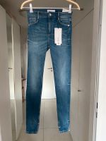 Zara jeans neu mit etikett sculpt größe 32 Düsseldorf - Golzheim Vorschau