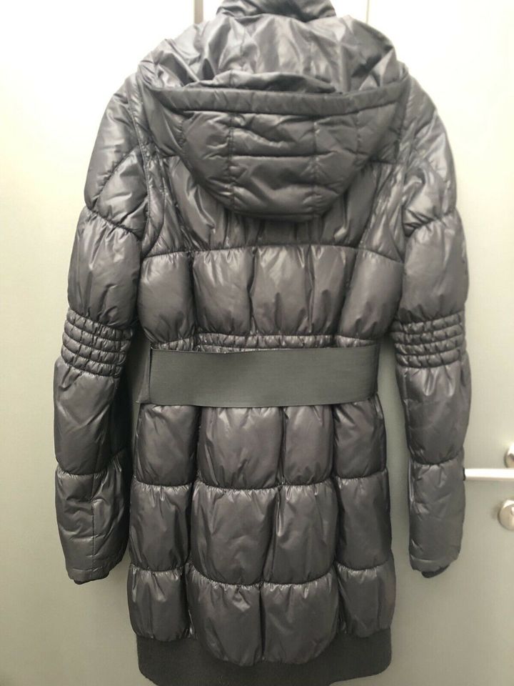 Damen Winterjacke Silvian Heach schwarz Größe M in Freystadt