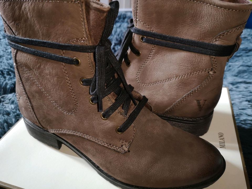 Neuwertig Venturini Leder Stiefeletten 39 in Berlin