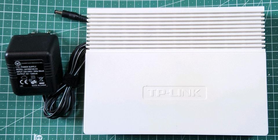 Gigabit Switch mit 8 Ports, TP-Link TL-SG1008D in Kassel