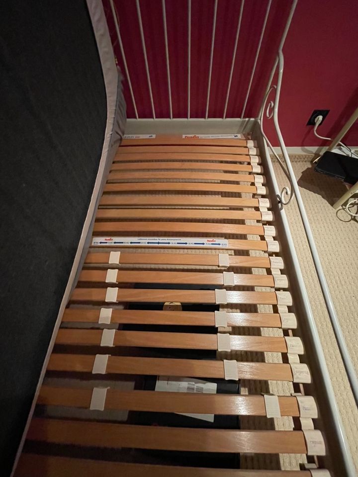 Ikea Metall Bett weiß 90x 200 in Bad Salzungen