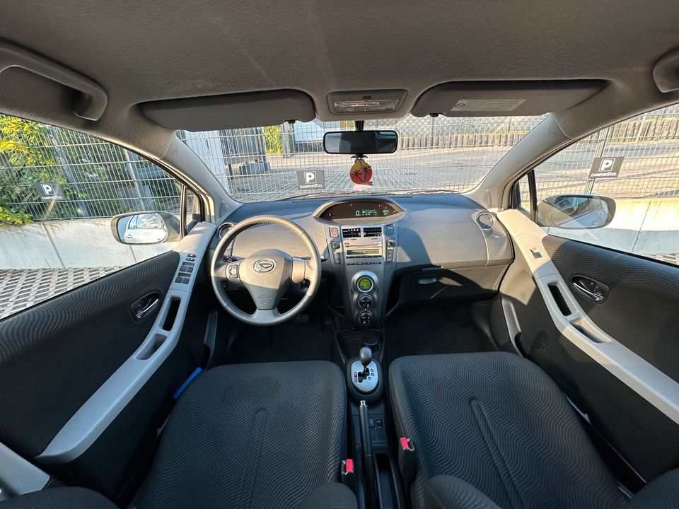 Toyota Yaris Daihatsu Charade Automatik 65.000 Km Klimatronic in Langenfeld
