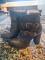 Stiefel, Schuhe von Mustang in 38 Rostock - Lichtenhagen Vorschau